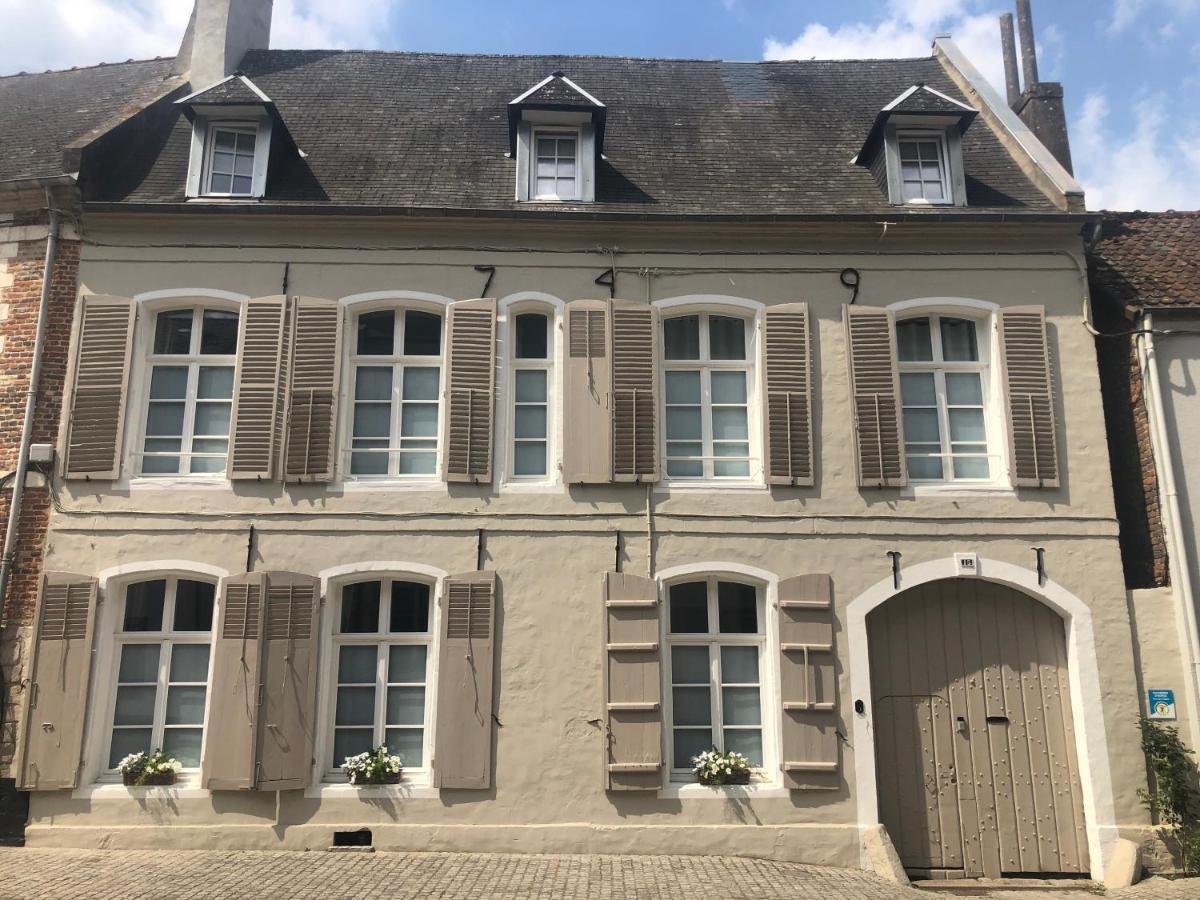 Aux Remparts De Montreuil Bed and Breakfast Montreuil  Eksteriør billede